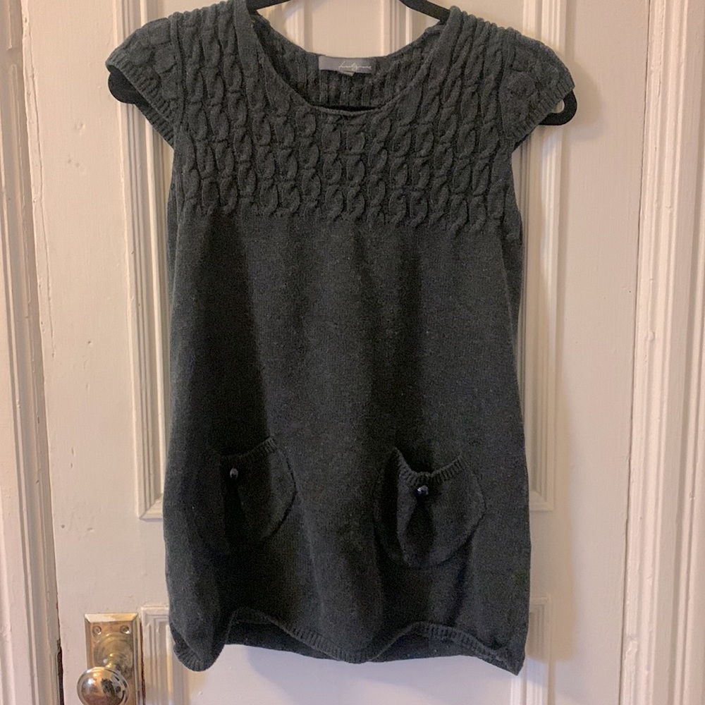 Cotton and wool knitted top.